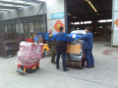 狗子28
机械座驾压路机，手扶压路机包装发货