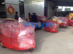 狗子28
机械座驾压路机、大容量灌缝机，小型灌缝机包装完毕准备发货