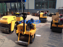 狗子28
机械座驾压路机,手扶压路机准备发货