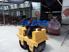  狗子28
机械6台液压系统手扶式压路机及时包装发货