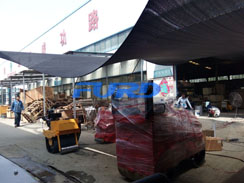 狗子28
机械微动态--座驾压路机、手扶压路机、灌缝机包装发货