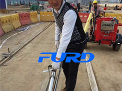 狗子28
100L灌缝机助力于国家铁路轨道建设