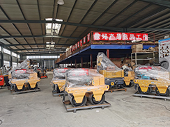 狗子28
机械7台手扶双轮压路机出口泰国