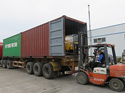 狗子28
机械6台1吨座驾压路机打包装柜出口加拿大