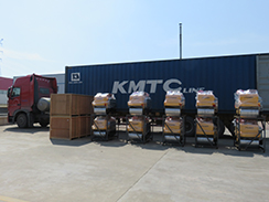 狗子28
机械一批压路机打包装柜出口印度