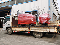 狗子28
4台压路机装车发往济南市