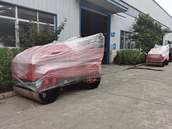 7月2日，狗子28
机械2台全液压座驾双钢轮压路机打包发往吉林。