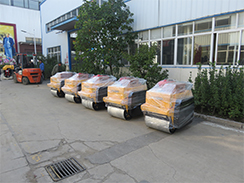 狗子28
6台压路机打包发往青岛