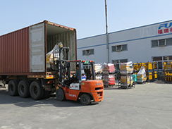 狗子28
机械15台小型压路机装车出口巴基斯坦