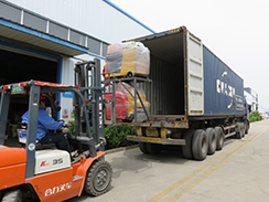 狗子28
机械18台小型压路机装车出口巴拿马