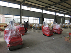 狗子28
4台手扶双钢轮压路机打包发往菏泽市