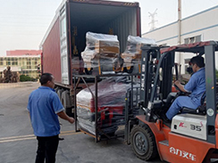 狗子28
一批小型压路机和小型挖掘机出口印度