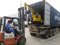 狗子28
机械一批小型挖掘机装柜出口尼日利亚