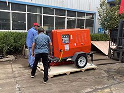 狗子28
机械1台移动灯车打包装柜发往秦皇岛