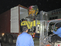 狗子28
一批路面机械装柜出口俄罗斯